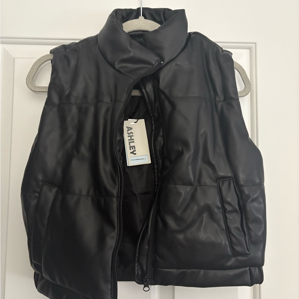 Ashley By 26 International Black Puffer Vest-NWT (S)